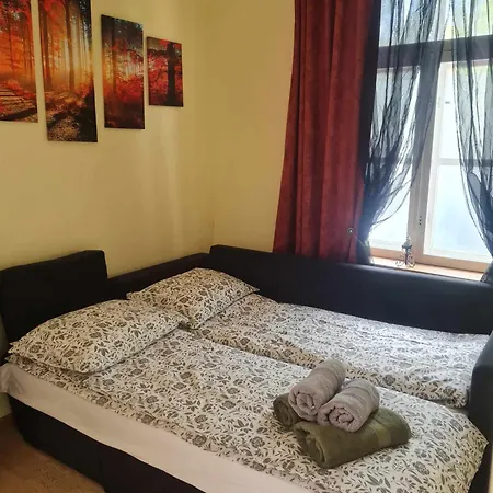 Romantic Getaway In Historic Wooden House * טרטו