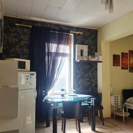 Romantic Getaway In Historic Wooden House * טרטו